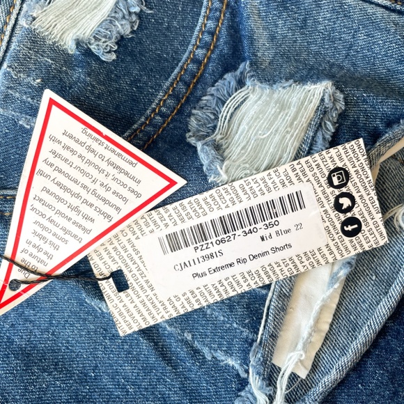 Boohoo Women’s Plus Mid Wash High Waisted Distressed Denim Jean Shorts Size 18 - Picture 5 of 8